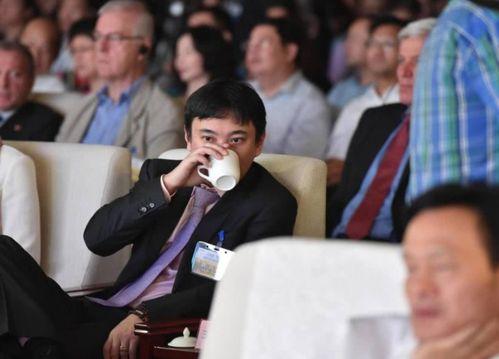 吃瓜群众都知道的娱乐,揭秘吃瓜群众热议的明星幕后故事