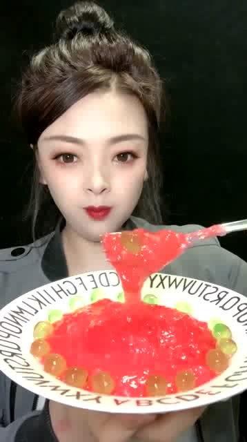 娱乐吃瓜酱小姐姐,揭秘娱乐圈幕后故事，带你领略明星真实一面